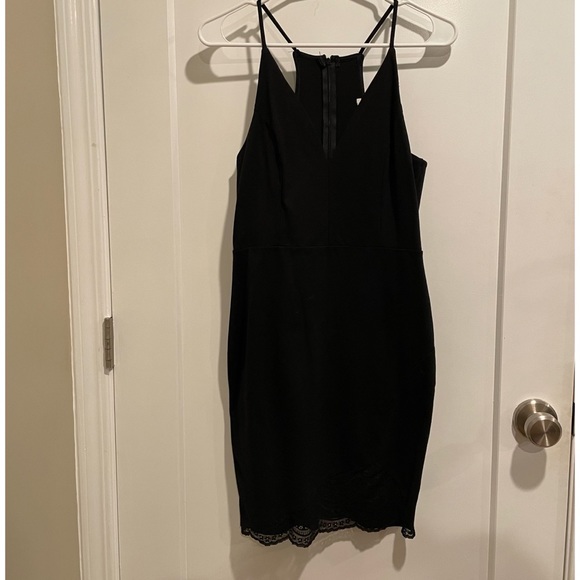 Soprano Lace Bodycon Dress Fitted night-out prom mini dress - Picture 3 of 8